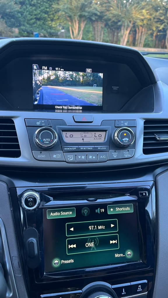 Used 2015 Honda Odyssey EX-L image 17