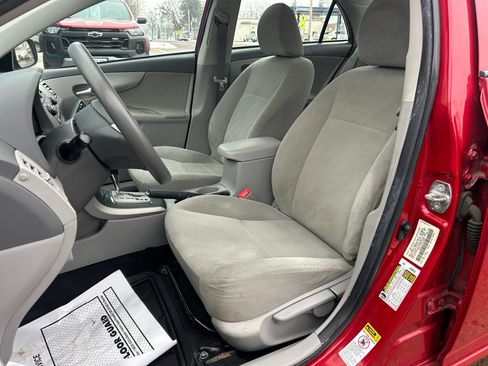 Used 2010 Toyota Corolla image 16