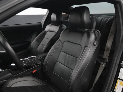 Used 2018 Ford Mustang GT Premium image 36