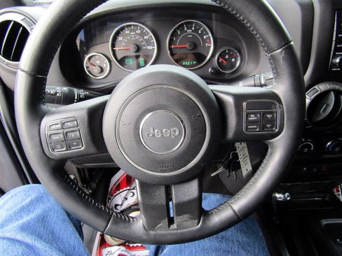 Used 2017 Jeep Wrangler Sport image 16