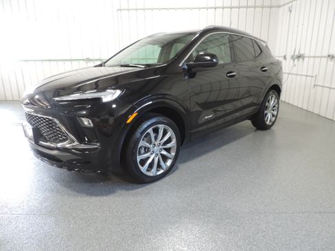 Used 2024 Buick Encore GX Avenir image 2