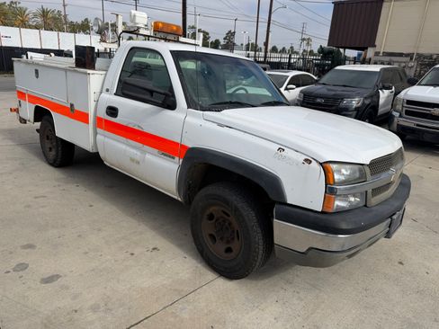 Used 2003 Chevrolet Silverado 2500 2WD Regular Cab image 3