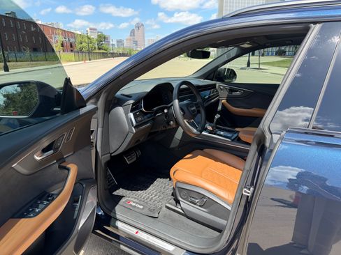 Used 2023 Audi RS Q8 AWD/4WD image 24