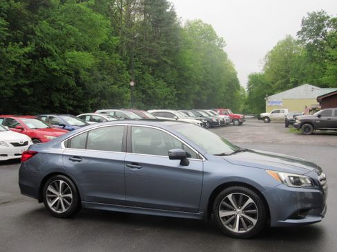 Used 2015 Subaru Legacy 2.5i Limited AWD/4WD image 8