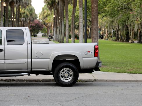 Used 2005 Chevrolet Silverado 2500 4x4 Extended Cab image 15