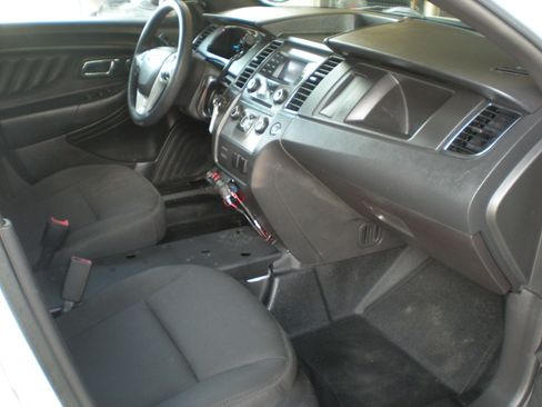 Used 2015 Ford Taurus Police Interceptor AWD image 5
