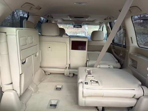 Used 2009 Lexus LX 570 image 9