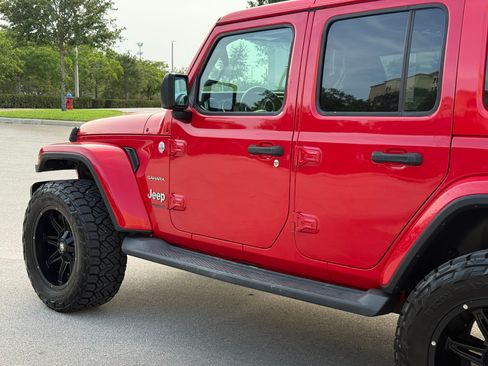 Used 2019 Jeep Wrangler 4WD Unlimited Sahara image 29
