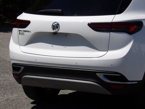 Used 2023 Buick Envision Essence image 11