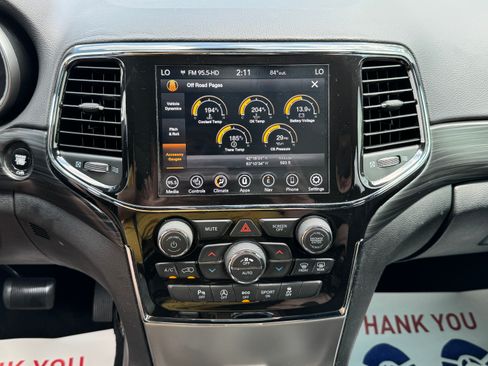Used 2021 Jeep Grand Cherokee Laredo X image 22
