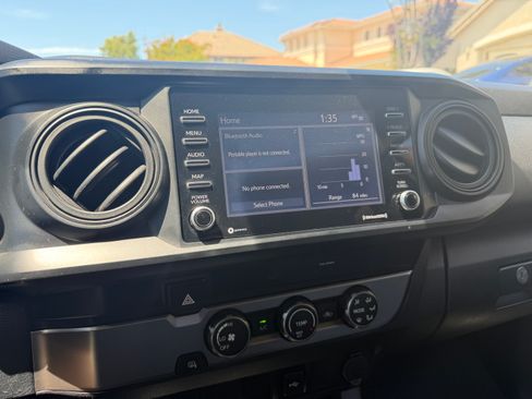 Used 2022 Toyota Tacoma 2WD Access Cab image 10