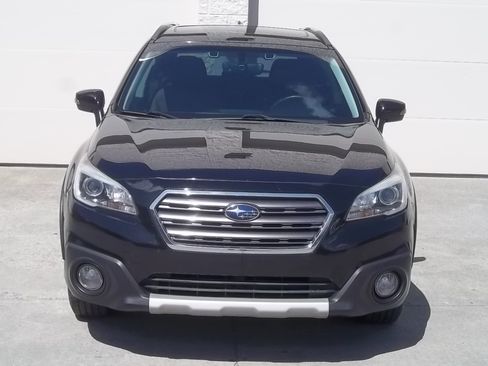 Used 2017 Subaru Outback 3.6R Touring image 2