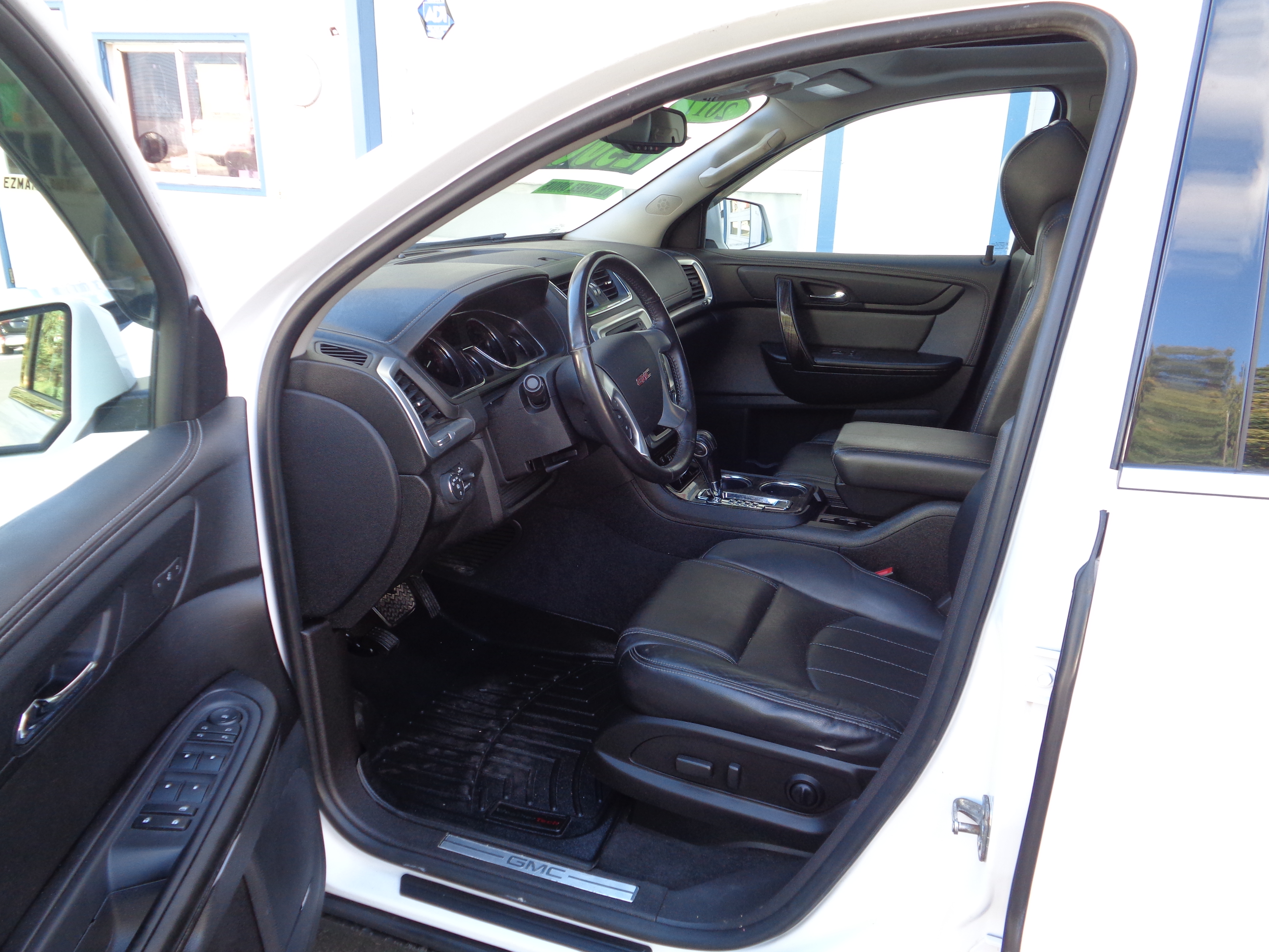 Used 2017 GMC Acadia Limited AWD SLT image 4