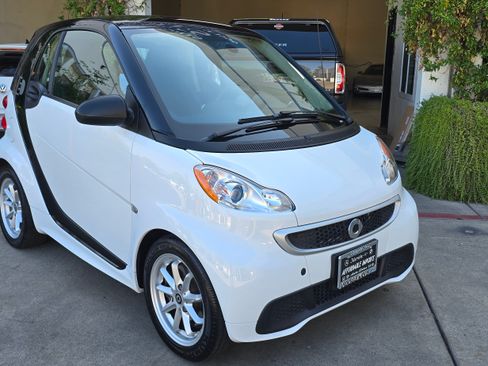 Used 2015 smart fortwo electric drive image 28