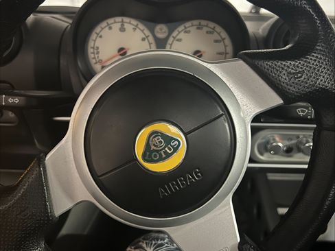 Used 2005 Lotus Elise UNAVAIL RWD image 9