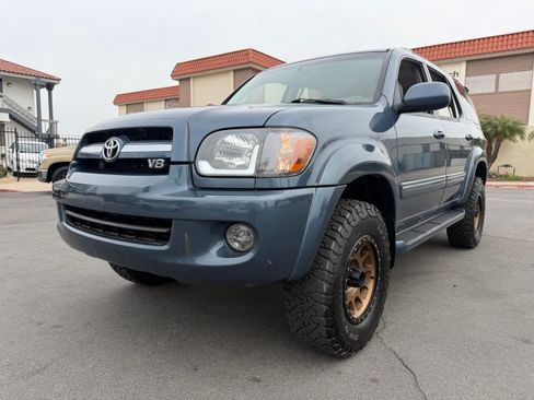 Used 2005 Toyota Sequoia Limited image 3