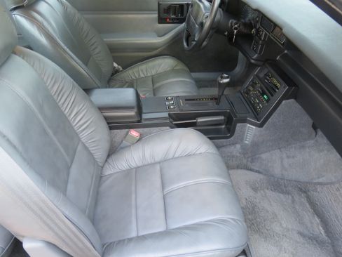 Used 1990 Chevrolet Camaro IROC-Z image 15