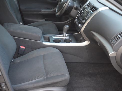 Used 2015 Nissan Altima 2.5 SV image 12