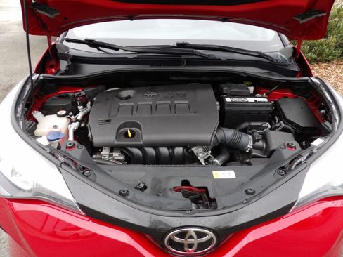 Used 2020 Toyota C-HR XLE image 16