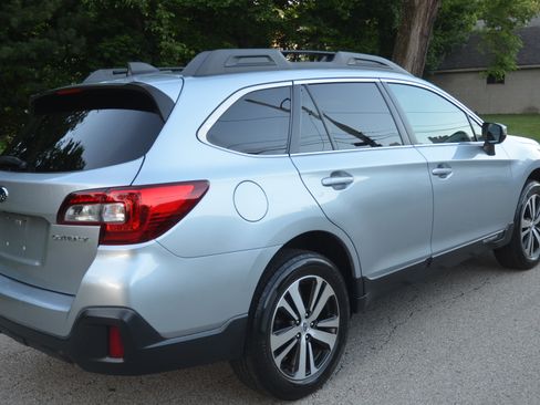 Used 2018 Subaru Outback 2.5i Limited AWD/4WD image 4