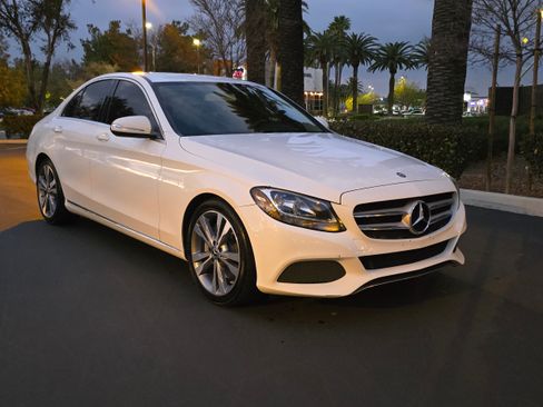 Used 2015 Mercedes-Benz C 300 Sport image 2
