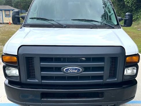 Used 2012 Ford E-150 and Econoline 150 XL image 14