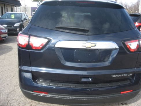 Used 2015 Chevrolet Traverse LS image 5