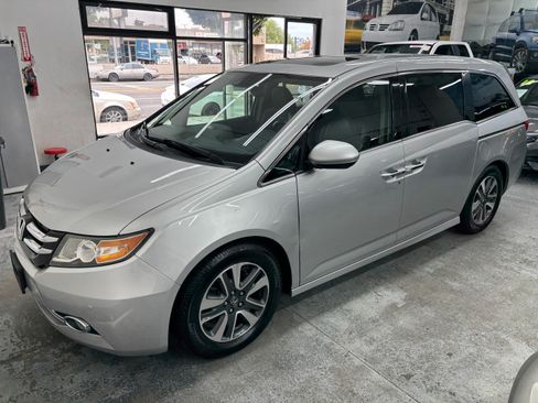 Used 2015 Honda Odyssey Touring image 9