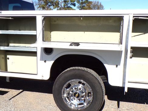 Used 2023 Chevrolet Silverado 2500 LT image 13