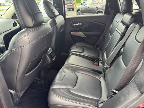 Used 2017 Jeep Cherokee 4WD Limited image 10