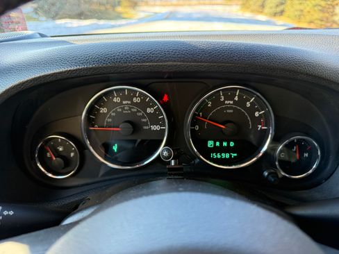 Used 2018 Jeep Wrangler Unlimited Sport image 13