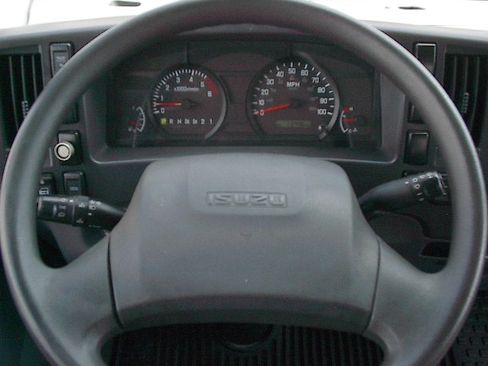 Used 2019 Isuzu NPR RWD image 16