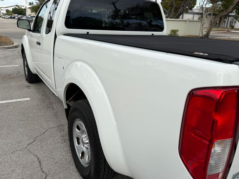 Used 2013 Nissan Frontier S image 22