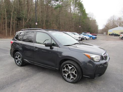 Used 2014 Subaru Forester 2.0XT Premium image 11