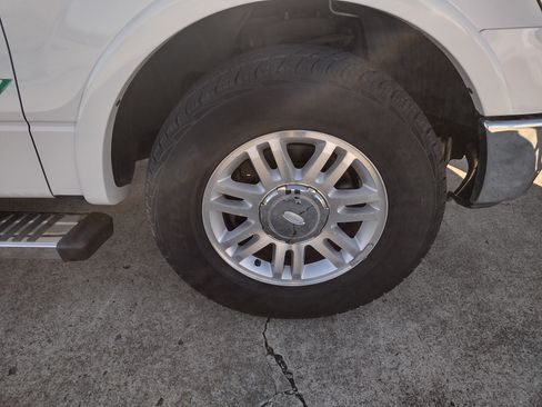 Used 2012 Ford F150 Lariat image 36