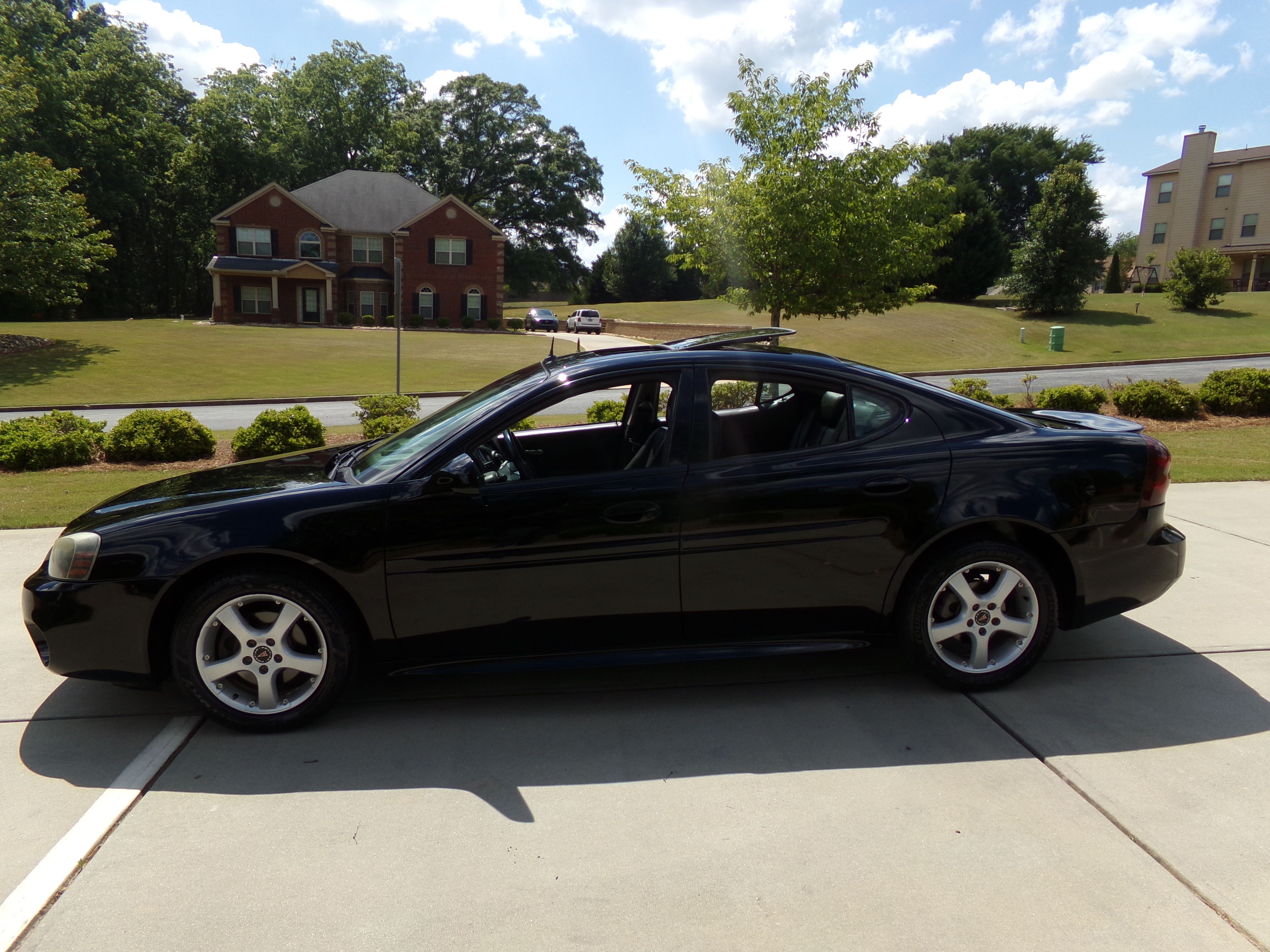 Used 2004 Pontiac Grand Prix GTP FWD image 2