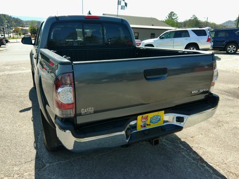 Used 2014 Toyota Tacoma SR5 image 10