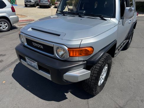 Used 2007 Toyota FJ Cruiser image 12