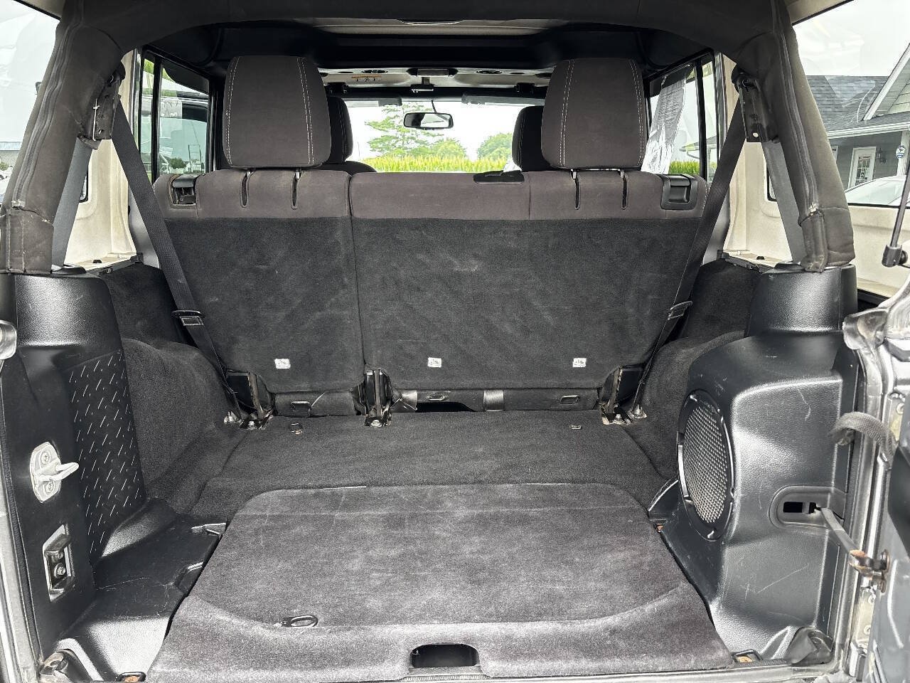 Used 2014 Jeep Wrangler 4WD Unlimited Sahara image 22