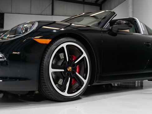 Used 2015 Porsche 911 Targa 4S image 32