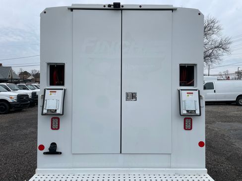 Used 2018 Ford Transit 350 image 10