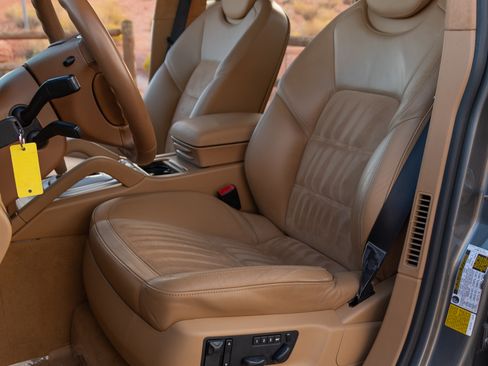 Used 2009 Porsche Cayenne GTS image 16