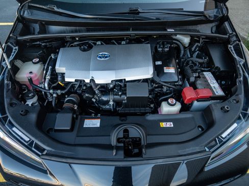 Used 2020 Toyota Prius AWD image 11