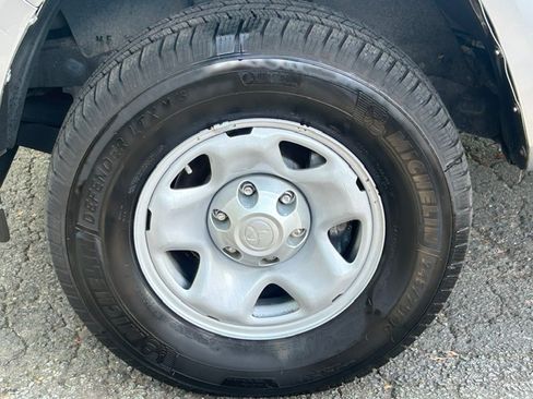 Used 2017 Toyota Tacoma 2WD Access Cab image 27