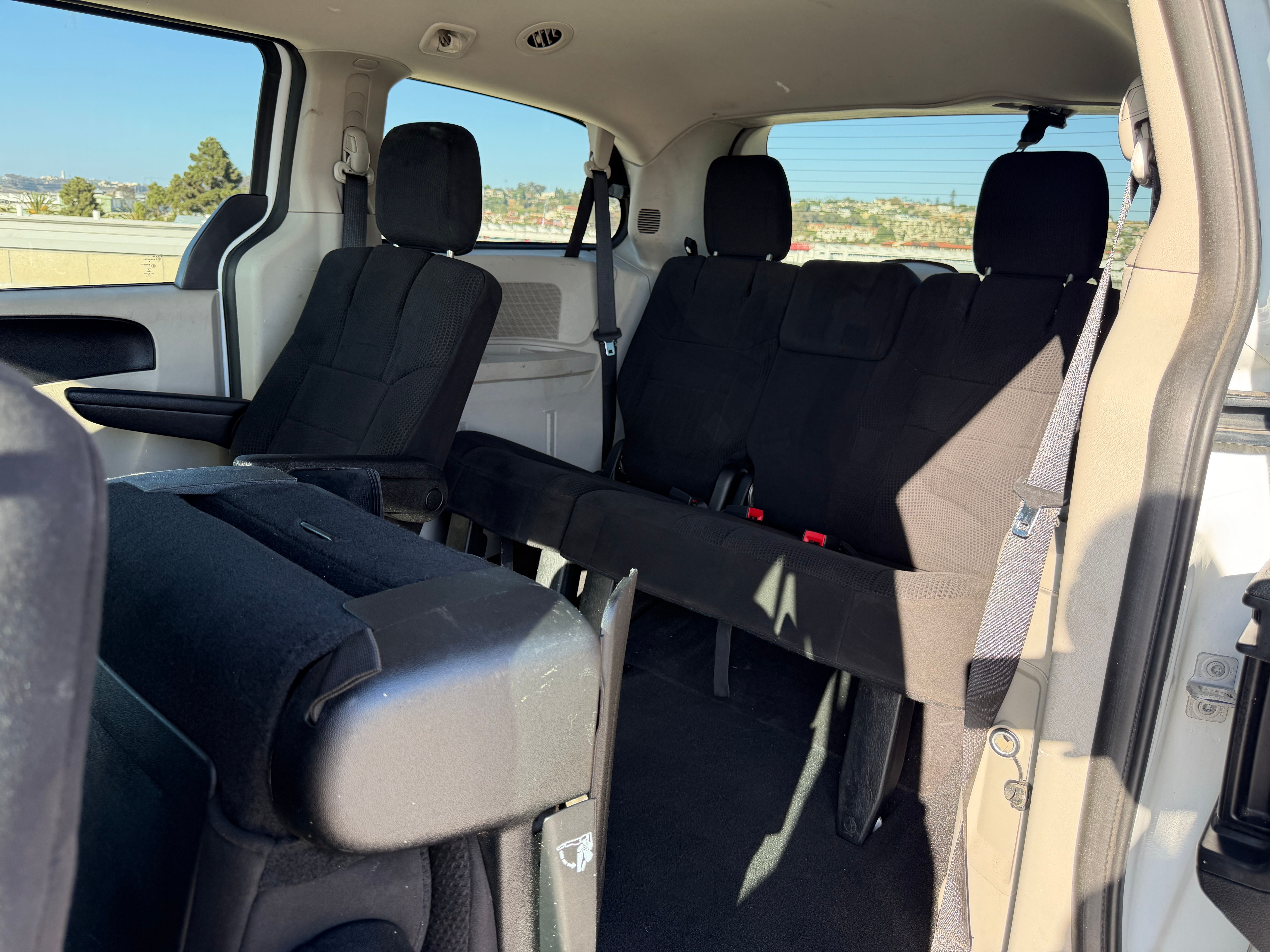 Used 2014 Dodge Grand Caravan UNAVAIL FWD image 32