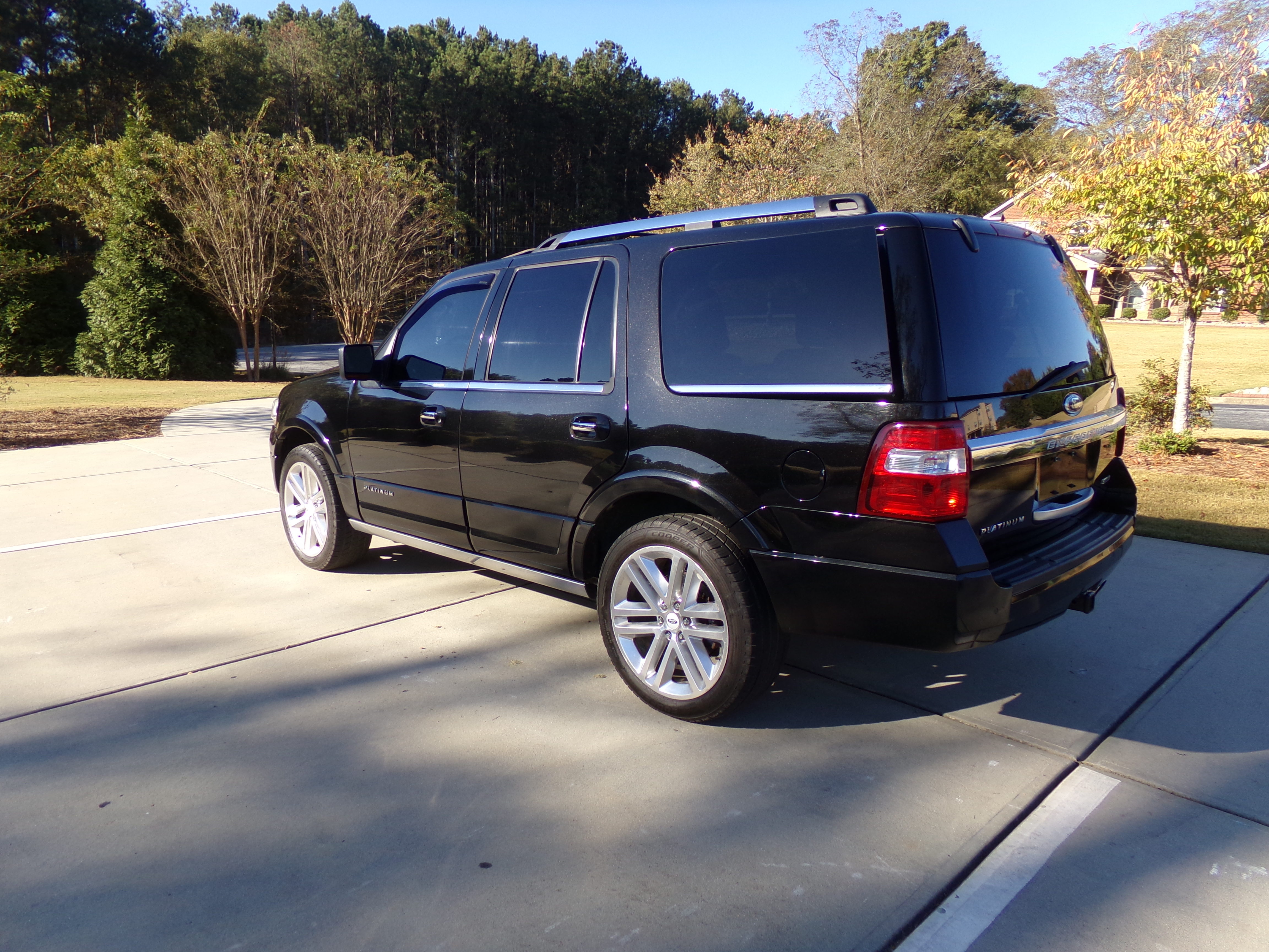 Used 2015 Ford Expedition Platinum AWD/4WD image 3