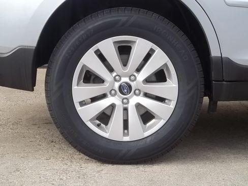 Used 2015 Subaru Outback 2.5i Premium image 16