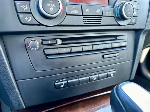 Used 2011 BMW 328i xDrive image 18