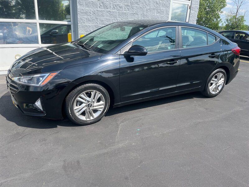 Used 2019 Hyundai Elantra FWD image 1