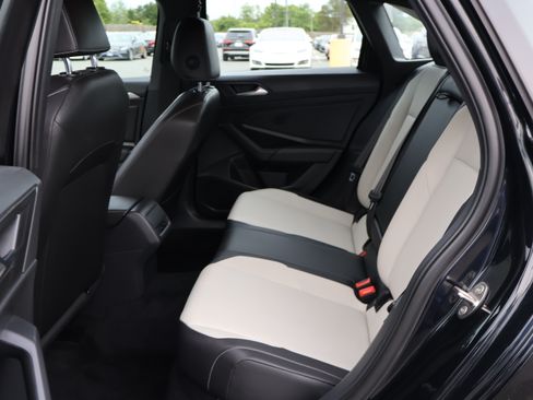 Used 2021 Volkswagen Jetta R-Line image 15